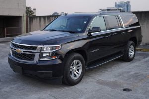 Renta suburban negra con chofer en Ciudad de Mexico, renta SUVs negras, camionetas ejecutivas con conductor en CDMX
